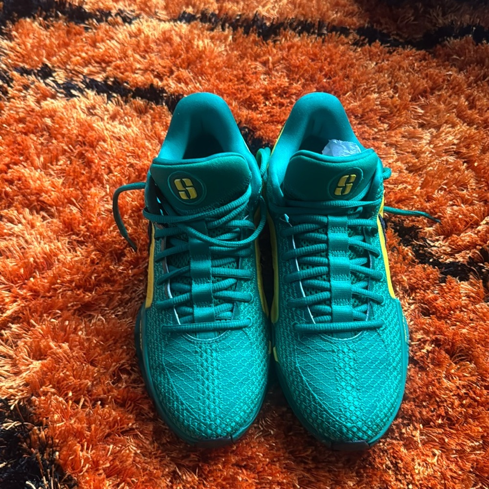 Nike Sabrina 1
